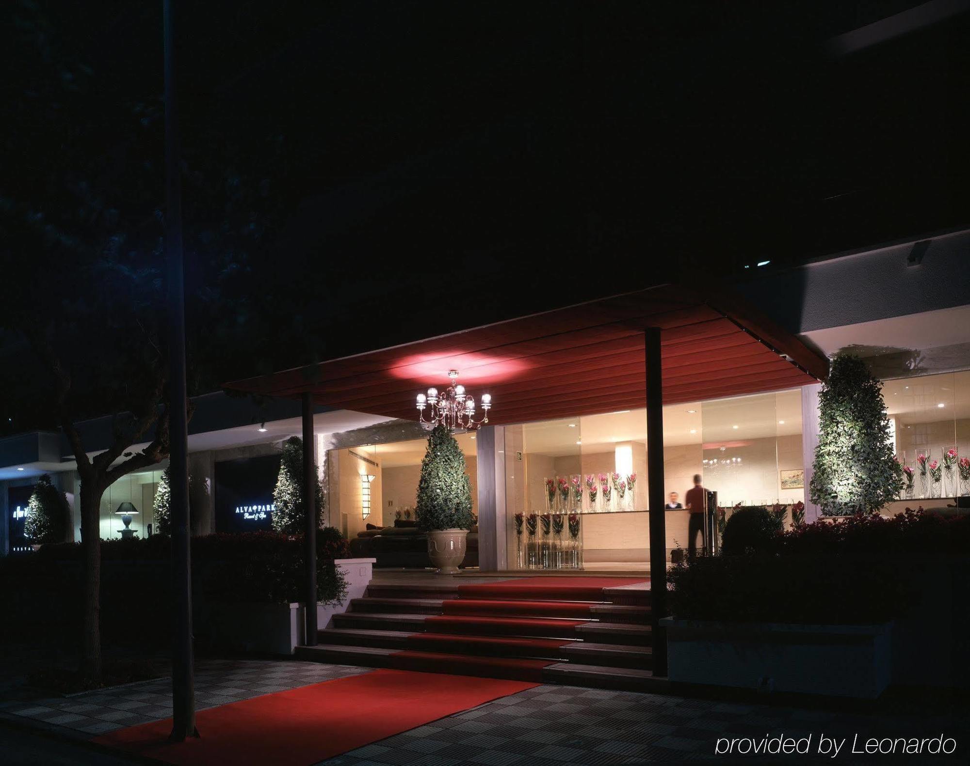 Smartr Hotel 4*
